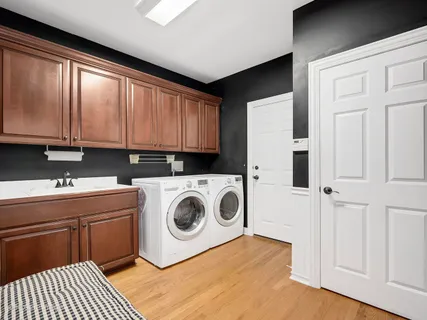 $1,000,000 | 525 South Oak Avenue, Westmont, IL 60559