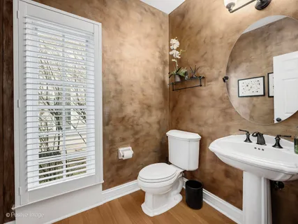 $1,000,000 | 525 South Oak Avenue, Westmont, IL 60559