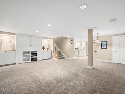 $1,000,000 | 525 South Oak Avenue, Westmont, IL 60559