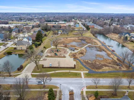 $1,000,000 | 525 South Oak Avenue, Westmont, IL 60559