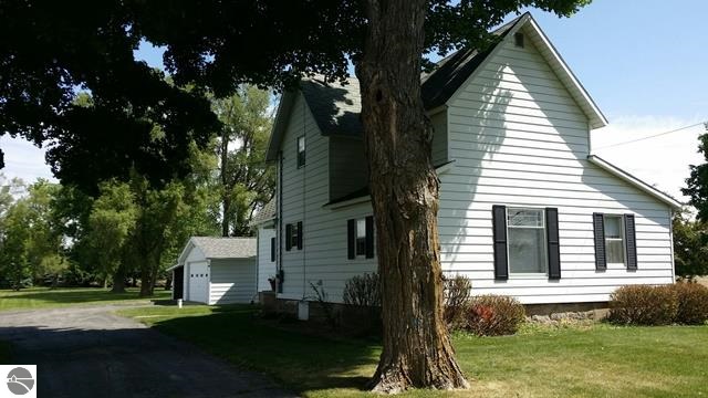 6036 West Van Buren Road Alma, MI 48801 - Photo 2 of 27 1800965-1.JPG