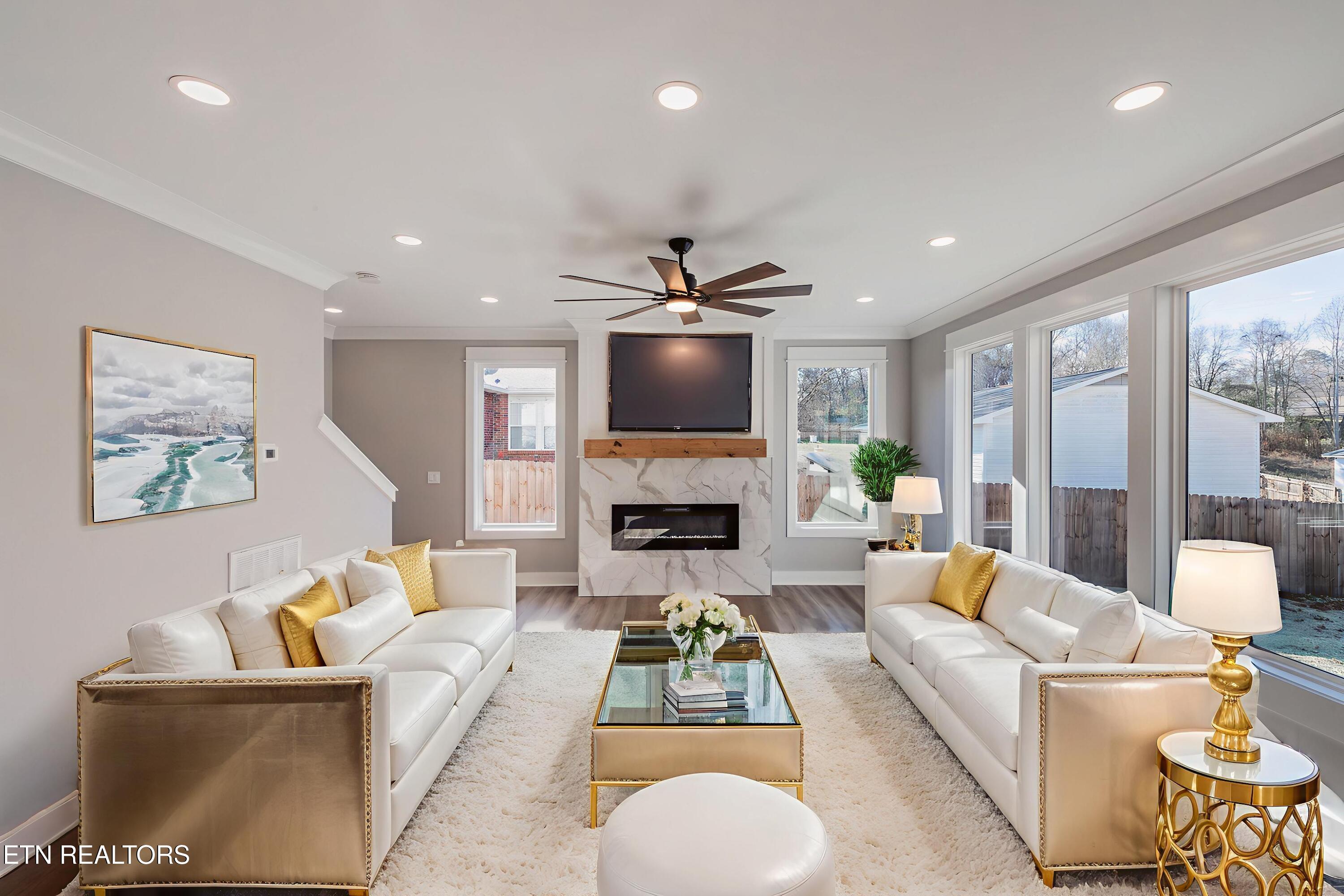 2067 Cecil Johnson Road Northwest Knoxville, TN 37921 - Photo 13 of 57 HOB_1371-Edit - Living Room - Luxury - 2