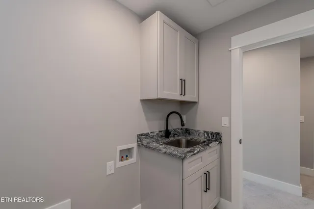 $575,000 | 2067 Cecil Johnson Road Northwest, Knoxville, TN 37921