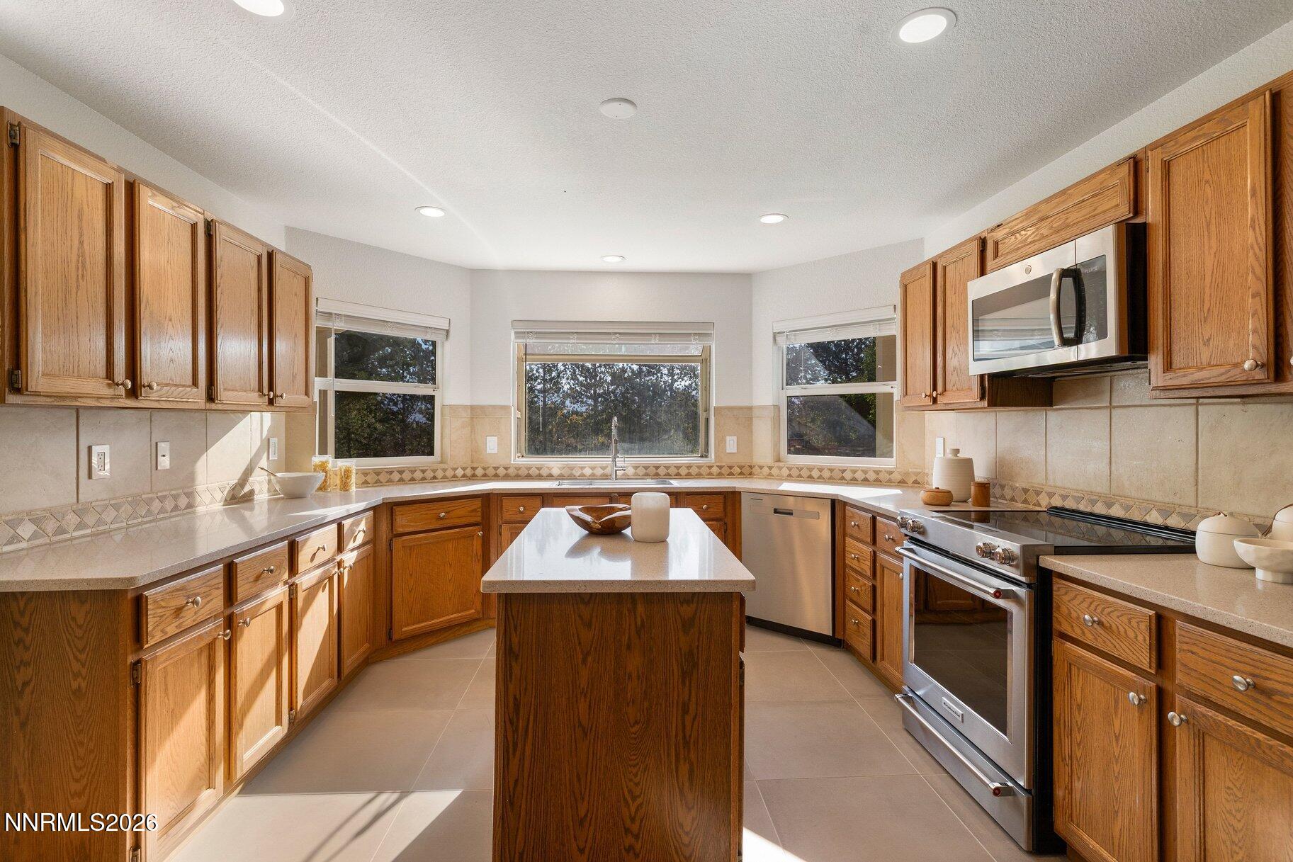 14370 Sundance Drive Reno, NV 89511 - Photo 11 of 31 011_6-print-14370_sundance-8_514