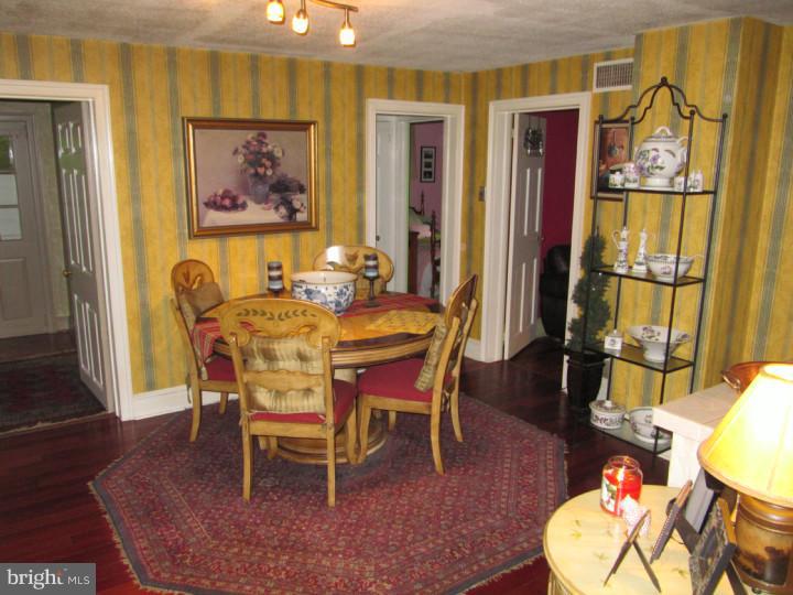 938 Brower Road Wayne, PA 19087 - Photo 10 of 19 Kitchen