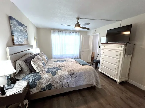 $224,900 | 5580 Tamberlane Circle, Unit 235, Palm Beach Gardens, FL 33418