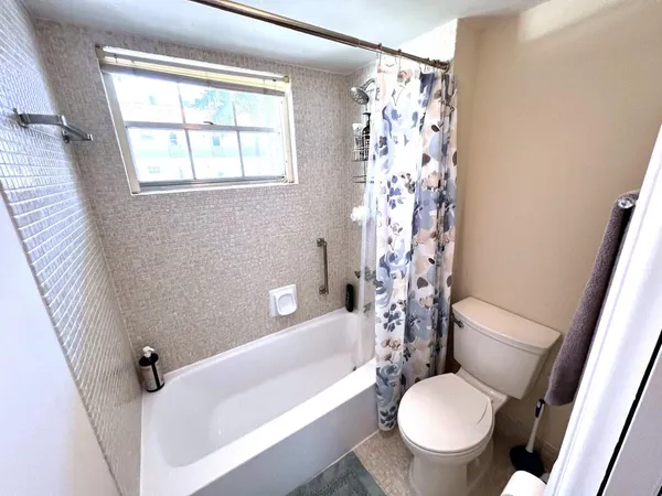 $224,900 | 5580 Tamberlane Circle, Unit 235, Palm Beach Gardens, FL 33418
