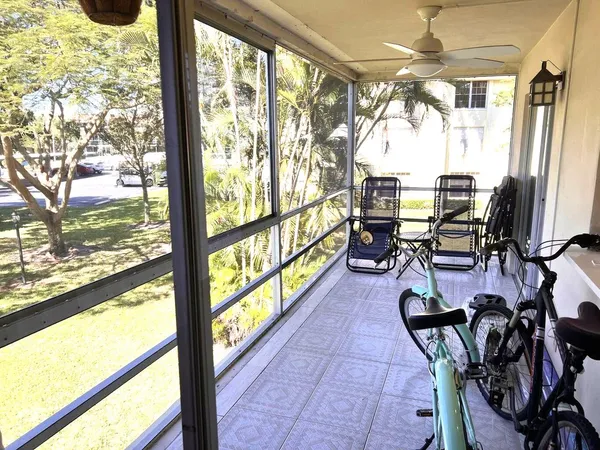 $224,900 | 5580 Tamberlane Circle, Unit 235, Palm Beach Gardens, FL 33418