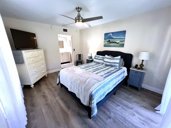 $224,900 | 5580 Tamberlane Circle, Unit 235, Palm Beach Gardens, FL 33418