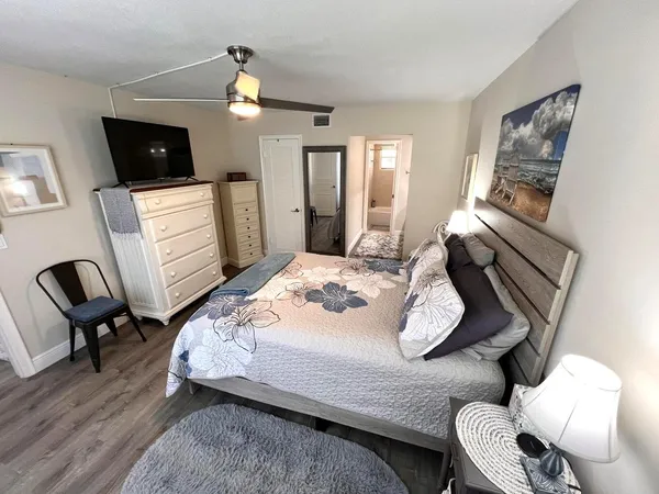 $224,900 | 5580 Tamberlane Circle, Unit 235, Palm Beach Gardens, FL 33418