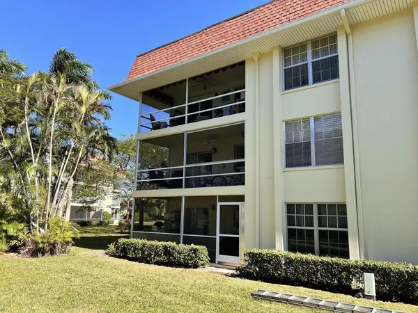$224,900 | 5580 Tamberlane Circle, Unit 235, Palm Beach Gardens, FL 33418