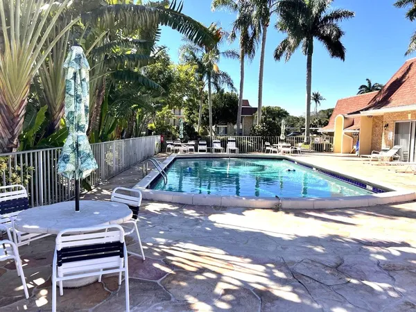 $224,900 | 5580 Tamberlane Circle, Unit 235, Palm Beach Gardens, FL 33418