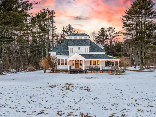 $850,000 | 26 Old Searsport Avenue, Belfast, ME 04915