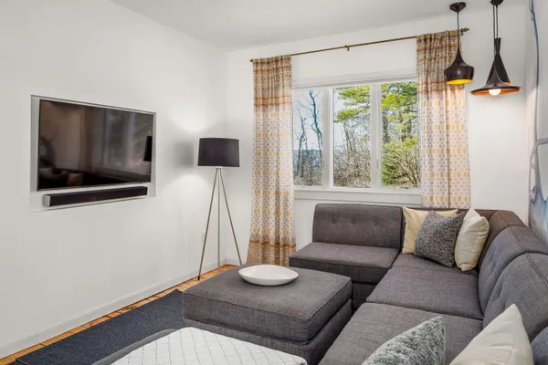 $950,000 | 26 Old Searsport Avenue, Belfast, ME 04915