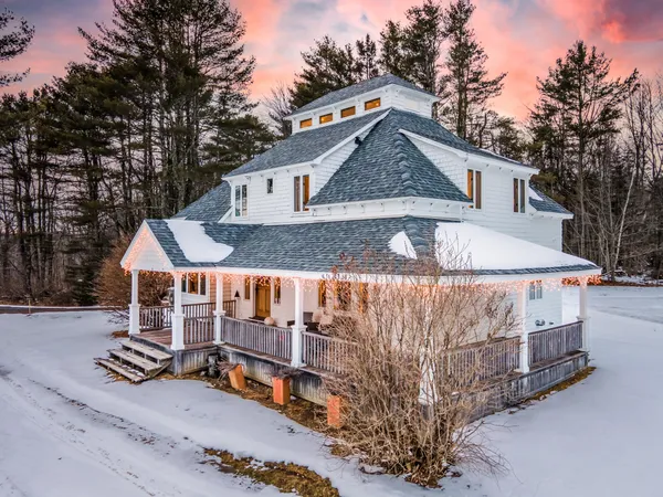 $950,000 | 26 Old Searsport Avenue, Belfast, ME 04915