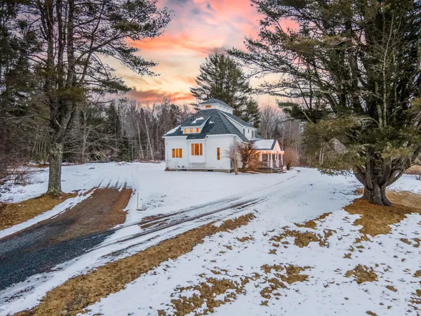$850,000 | 26 Old Searsport Avenue, Belfast, ME 04915