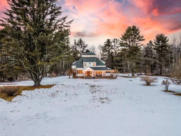 $950,000 | 26 Old Searsport Avenue, Belfast, ME 04915