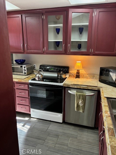 8103 Marina Pacifica Drive North Long Beach, CA 90803 - Photo 10 of 19 Kitchen entry