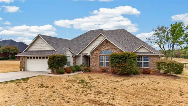 $449,900 | 23570 Wolf Valley, Wister, OK 74966