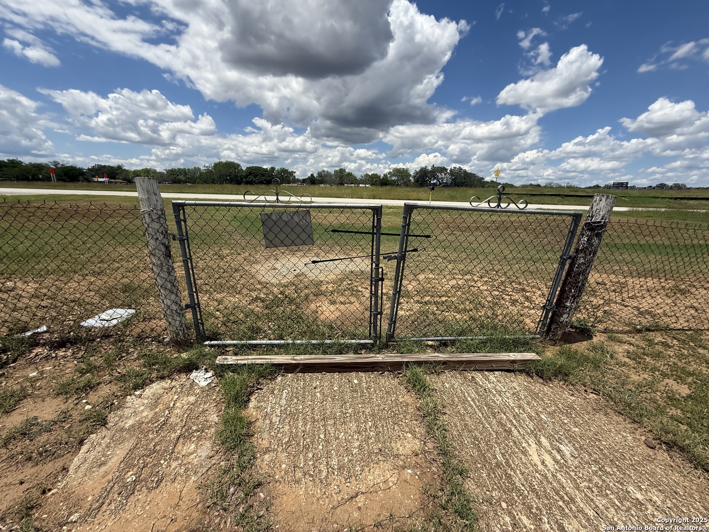 13338 Interstate 35 Moore, TX 78057 - Photo 23 of 37 a view of a lake