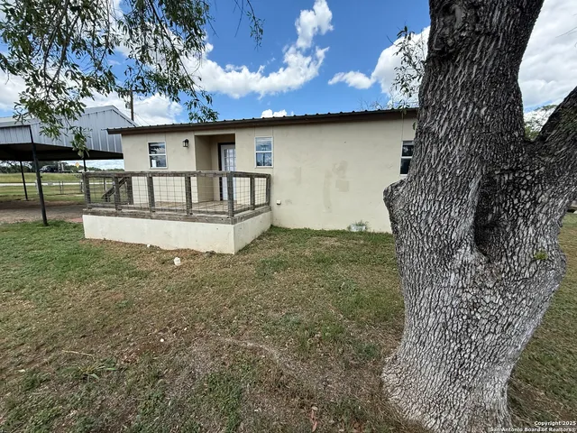 $139,900 | 13338 Interstate 35, Moore, TX 78057