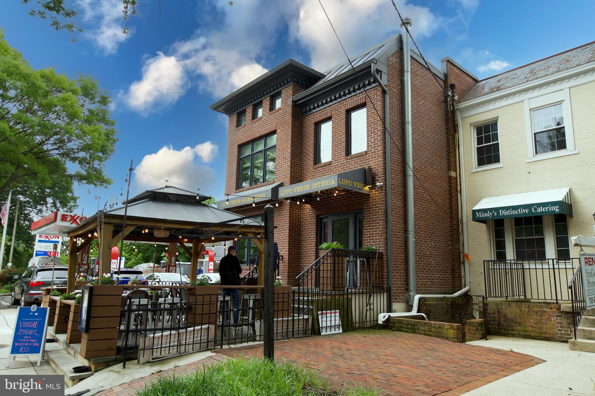 4840 MacArthur Boulevard Northwest, Unit 54 Washington, DC 20007 - Photo 24 of 28 a view of street with sitting area