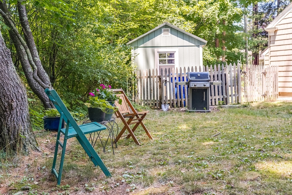 18 Plum Tree Road Amherst, MA 01002 - Photo 34 of 38
