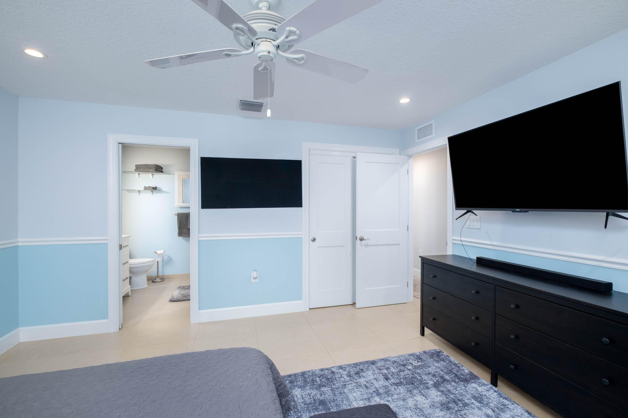 453 Lime Drive Key Largo, FL 33037 - Photo 13 of 28 Master Bedroom