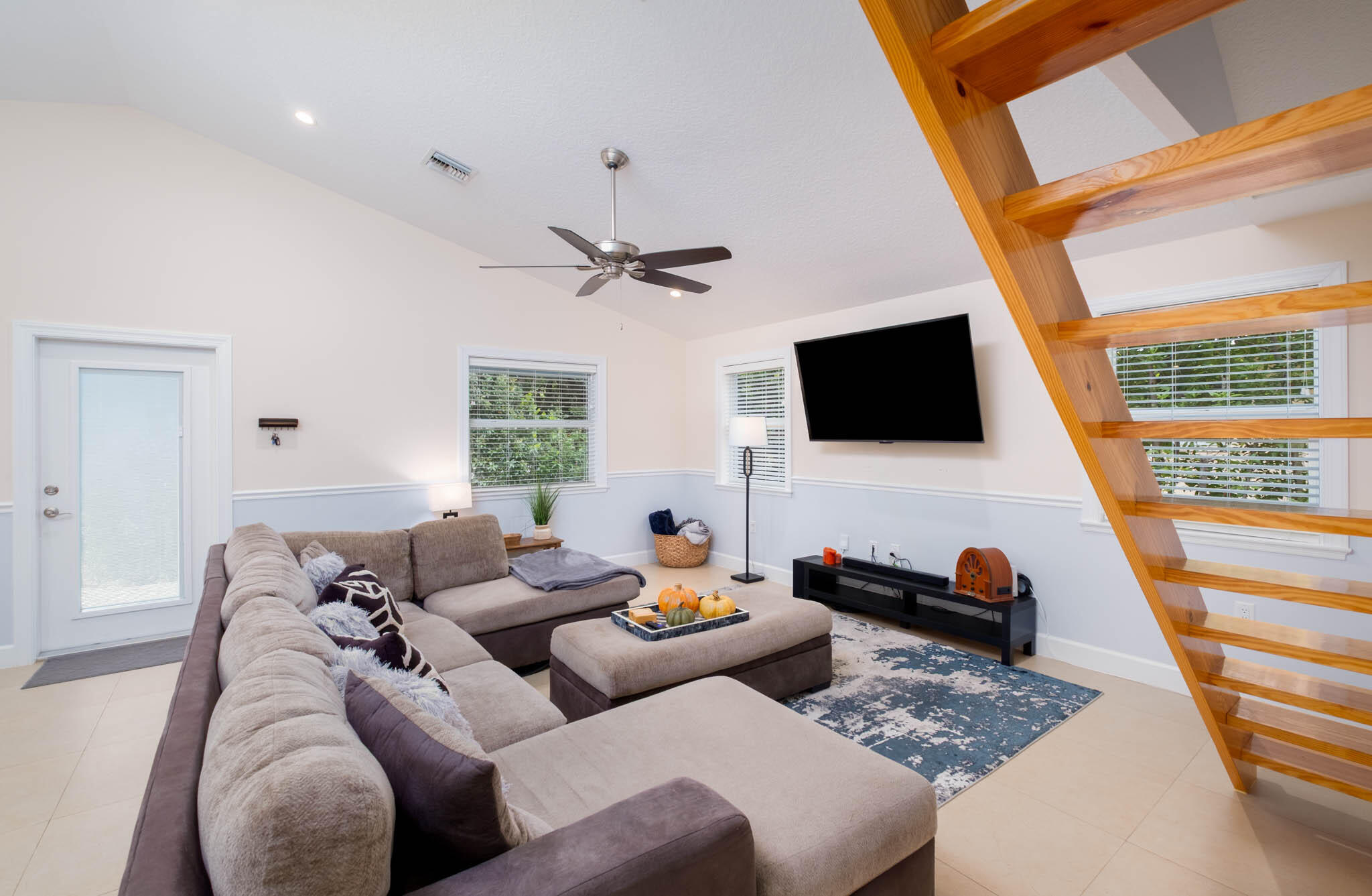 453 Lime Drive Key Largo, FL 33037 - Photo 9 of 28 living room