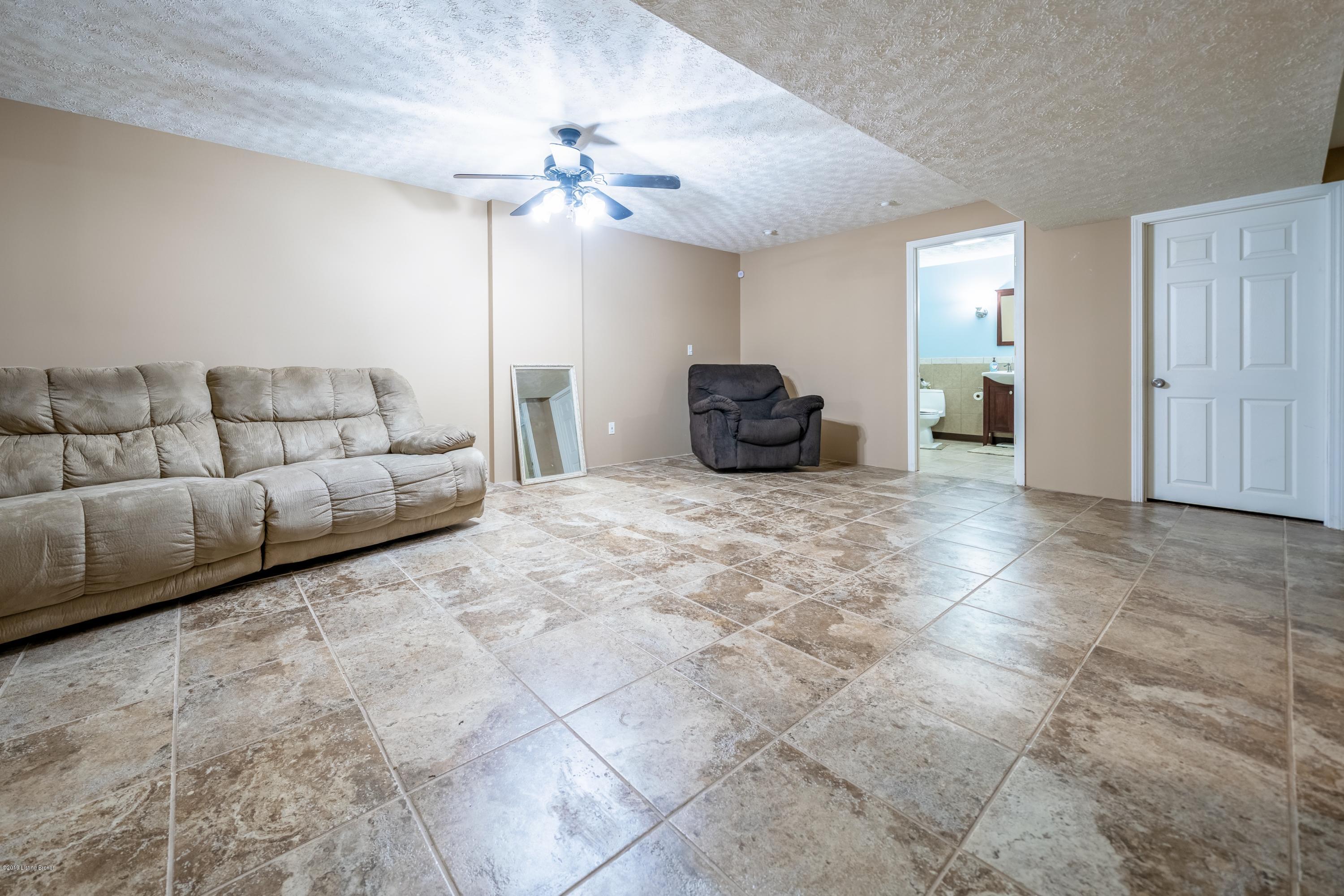 7711 Aspen Ridge Road Louisville, KY 40214 - Photo 36 of 45 7711 Aspen Ridge Road 37