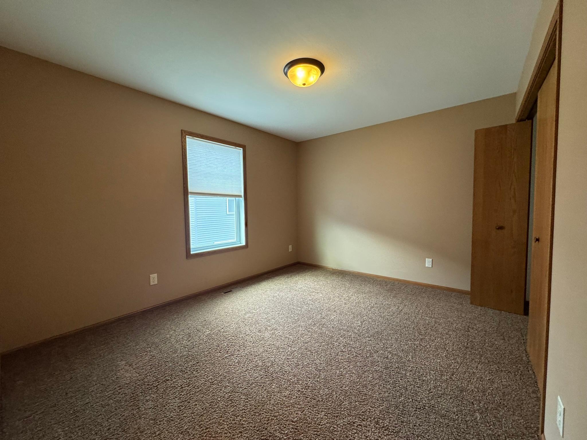 109 Oriole Path Mankato, MN 56001 - Photo 10 of 12