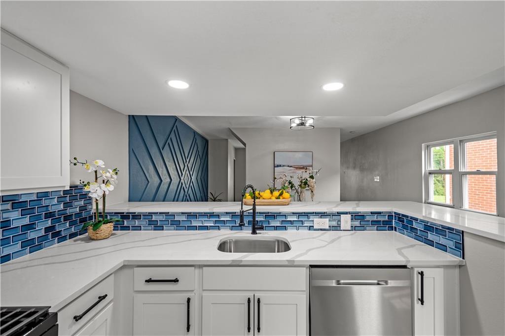 463 Edith Street Pittsburgh, PA 15211 - Photo 11 of 23 Gallery Image 11