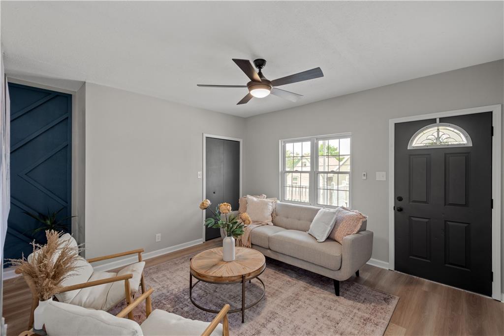 463 Edith Street Pittsburgh, PA 15211 - Photo 3 of 23 Gallery Image 3