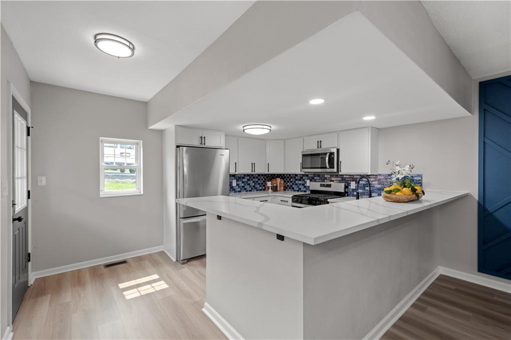 463 Edith Street Pittsburgh, PA 15211 - Photo 7 of 23 Gallery Image 7