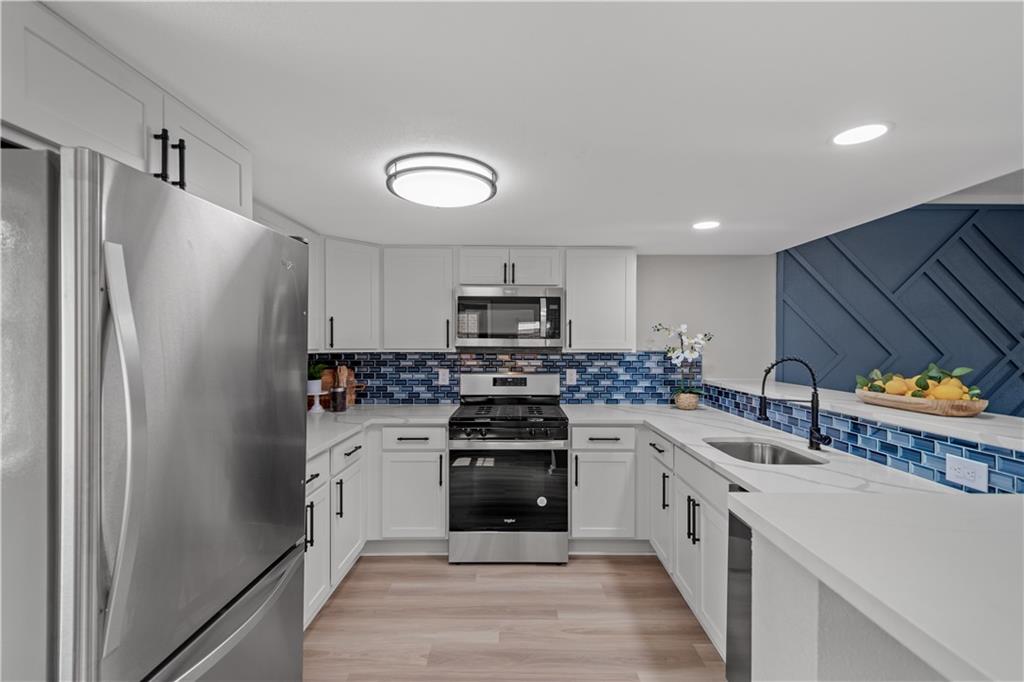 463 Edith Street Pittsburgh, PA 15211 - Photo 8 of 23 Gallery Image 8