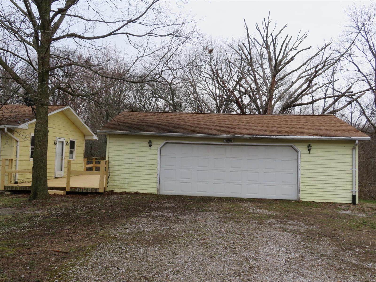 1205 Old Ripley Road Sorento, IL 62086 - Photo 7 of 53
