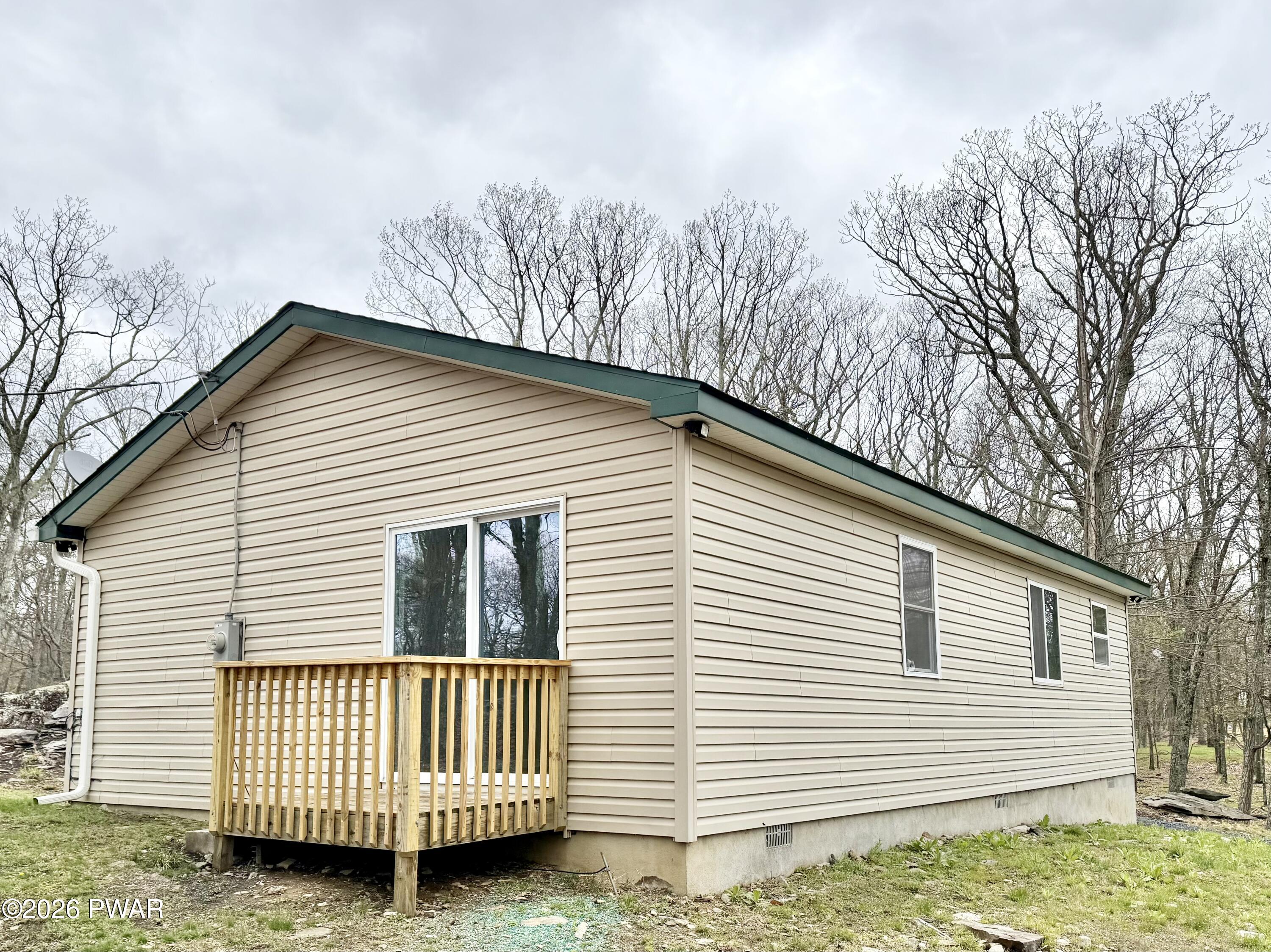 229 Hummingbird Trail Bushkill, PA 18324 - Photo 24 of 24 Rear and side
