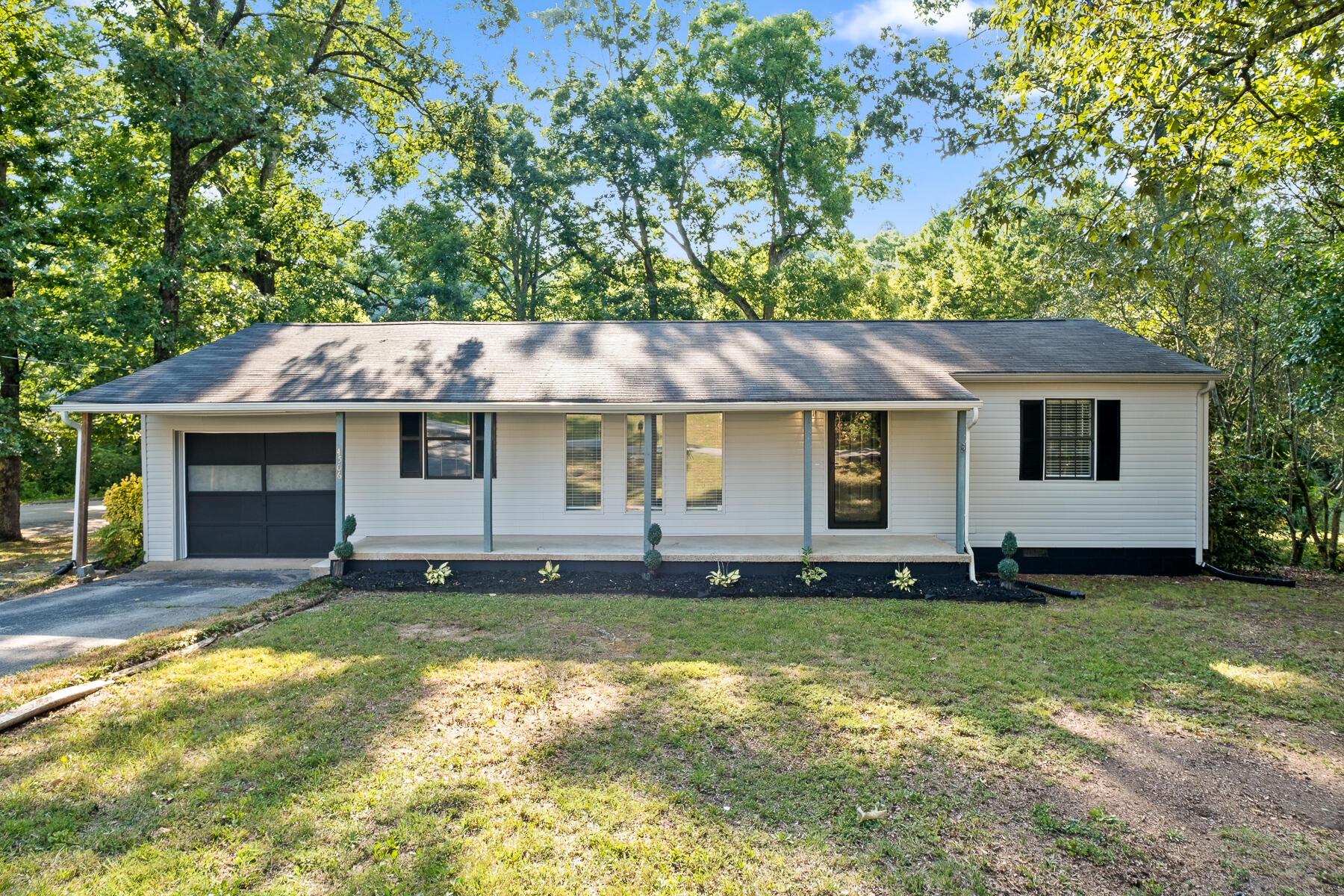 4506 Eldridge Road Hixson, TN 37343 - Photo 2 of 28 Eldridge (21 of 28)