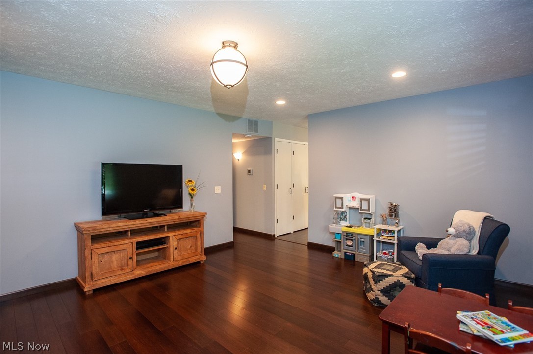 15253 High Point Road Strongsville, OH 44136 - Photo 15 of 33 Gallery Image 15