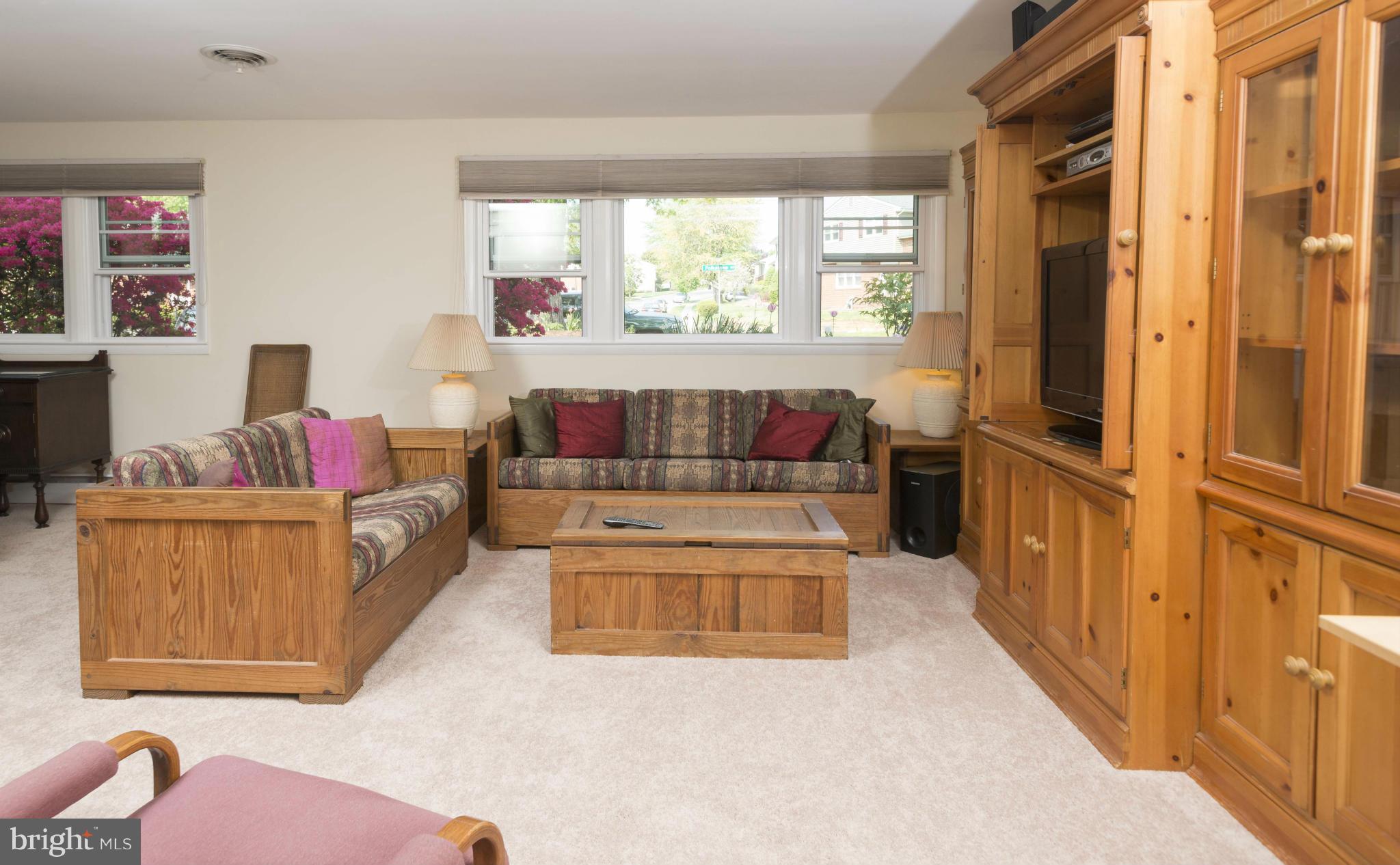 2107 Folkstone Road Lutherville-Timonium, MD 21093 - Photo 11 of 18 Family Room