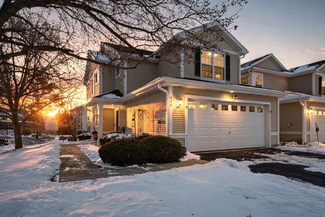 $280,000 | 429 North Carlisle Court, Round Lake, IL 60073