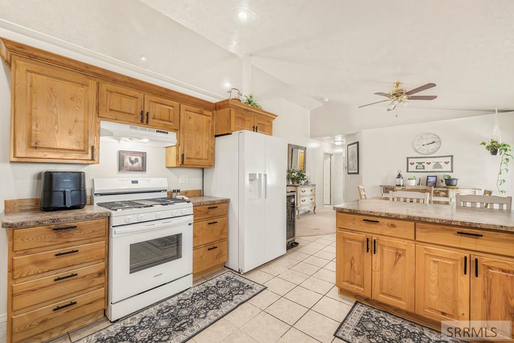 3443 East County Line Road Idaho Falls, ID 83401 - Photo 11 of 43 Kitchen