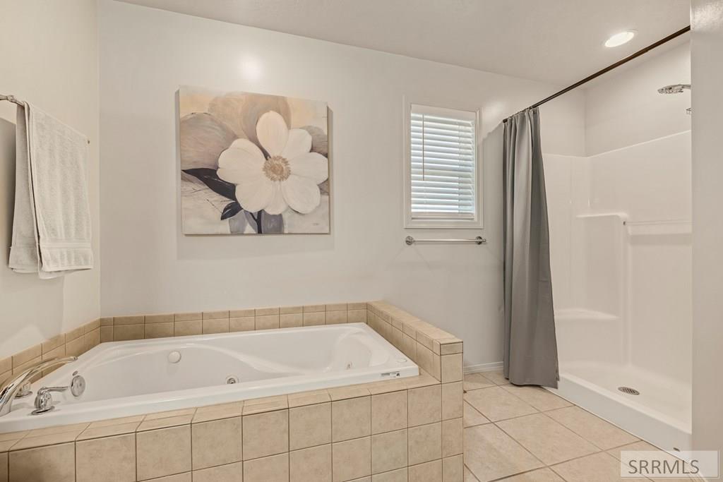 3443 East County Line Road Idaho Falls, ID 83401 - Photo 24 of 43 Master Bathroom