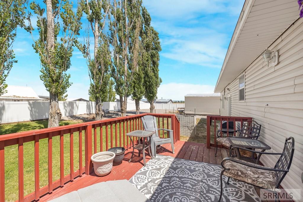 3443 East County Line Road Idaho Falls, ID 83401 - Photo 31 of 43 Deck