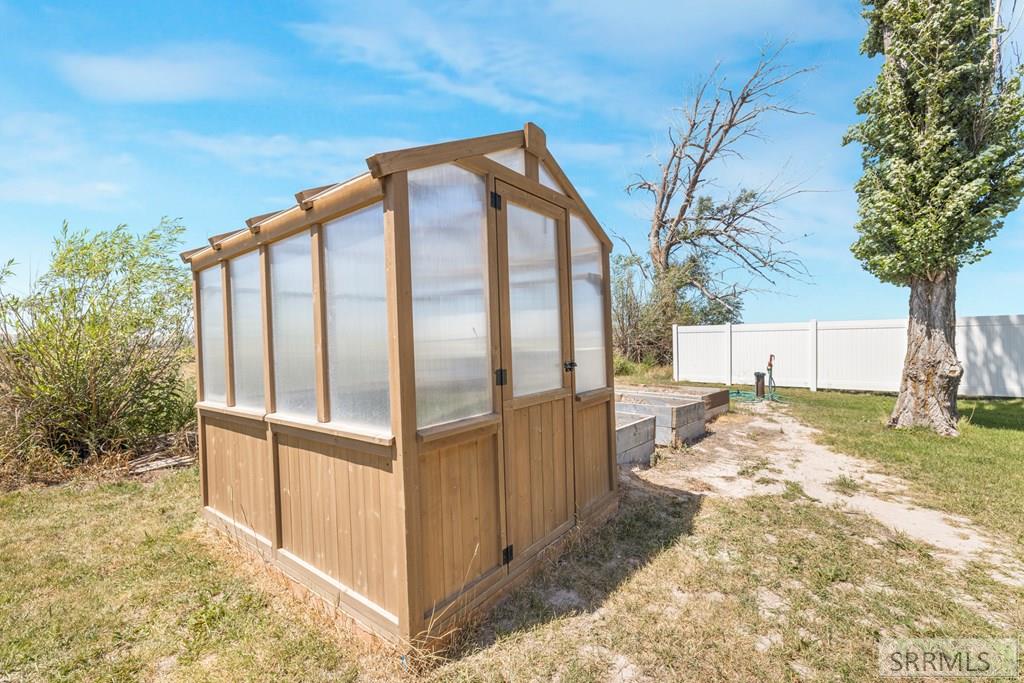 3443 East County Line Road Idaho Falls, ID 83401 - Photo 34 of 43 Greenhouse