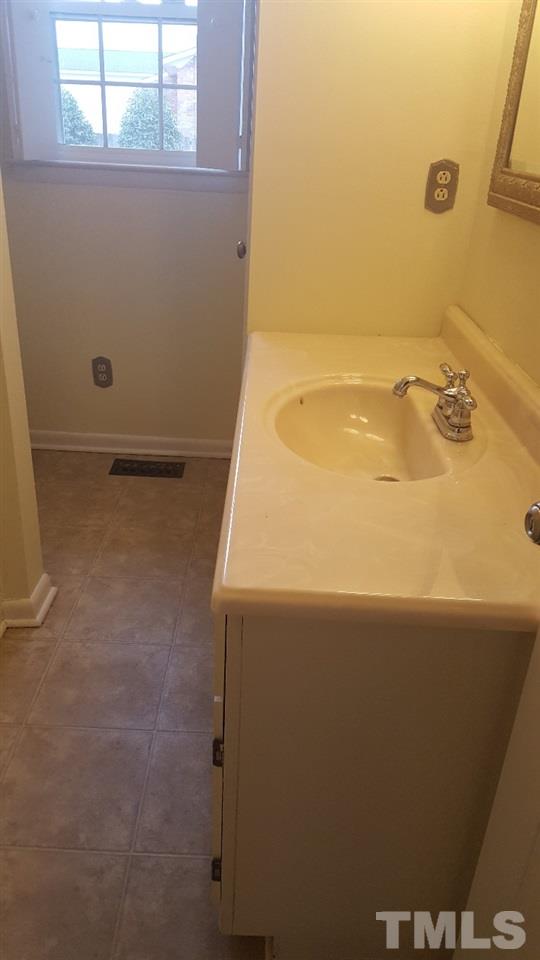 47 Fairview Village Road Dunn, NC 28334 - Photo 21 of 30 Gallery Image 21