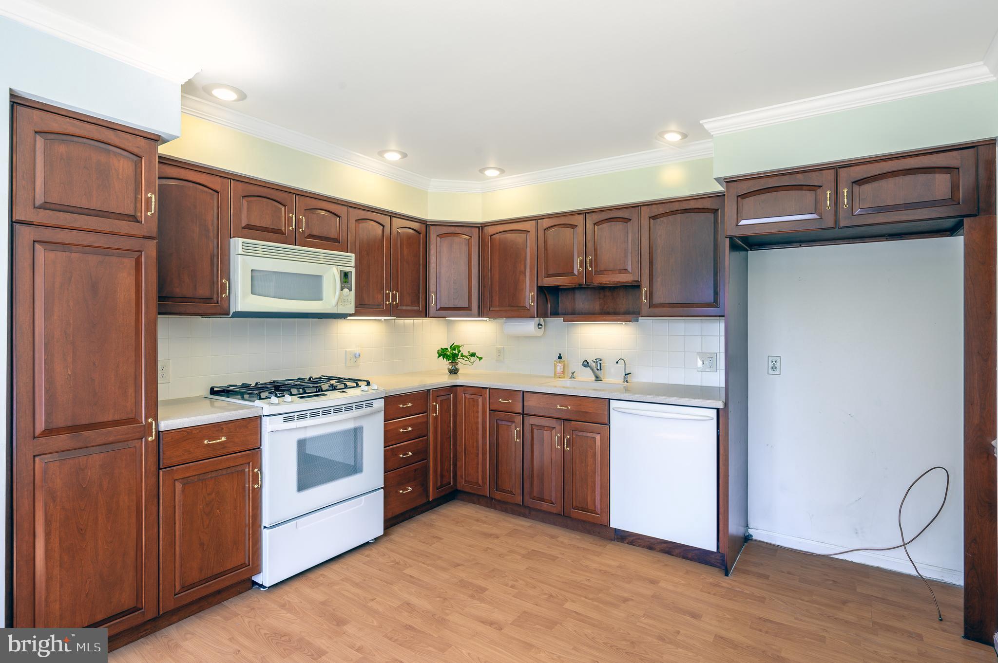 76 Autumn Road Southampton, PA 18966 - Photo 5 of 27 Kitchen