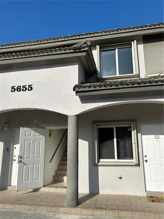 $2,700 | 5655 Northwest 109th Avenue, Unit 56, Doral, FL 33178