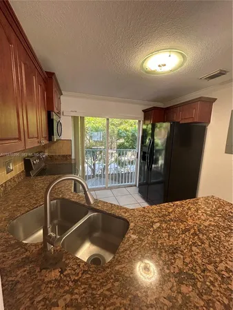 $2,700 | 5655 Northwest 109th Avenue, Unit 56, Doral, FL 33178