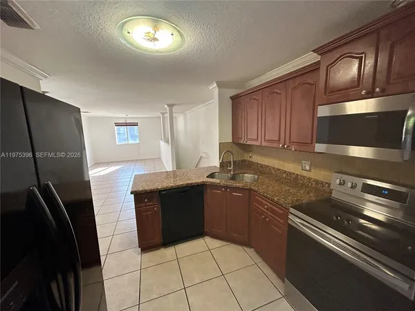 $2,700 | 5655 Northwest 109th Avenue, Unit 56, Doral, FL 33178